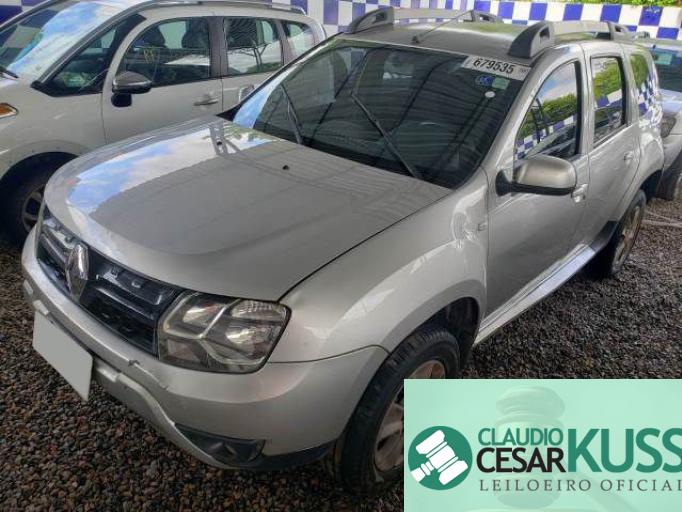 RENAULT DUSTER 18/18