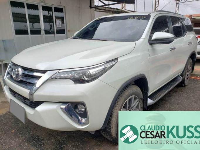 TOYOTA HILUX SW4 19/19 TOYOTA HILUX SW4 19/19